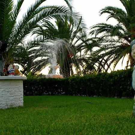 Jovanna Studios Hotel 2*